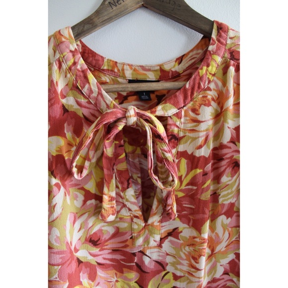Torrid Floral Tie Top Preowned Size 1  Plus Size 14/16 - Picture 3 of 8